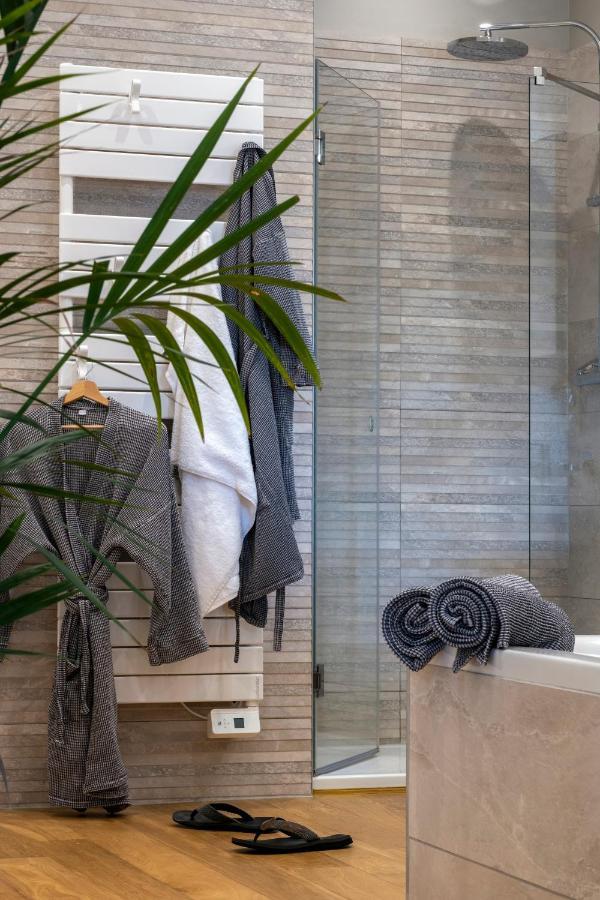 Escale Rochelaise B&B, Spa Bain Nordique Et Sauna Tonneau La Rochelle  Exterior foto